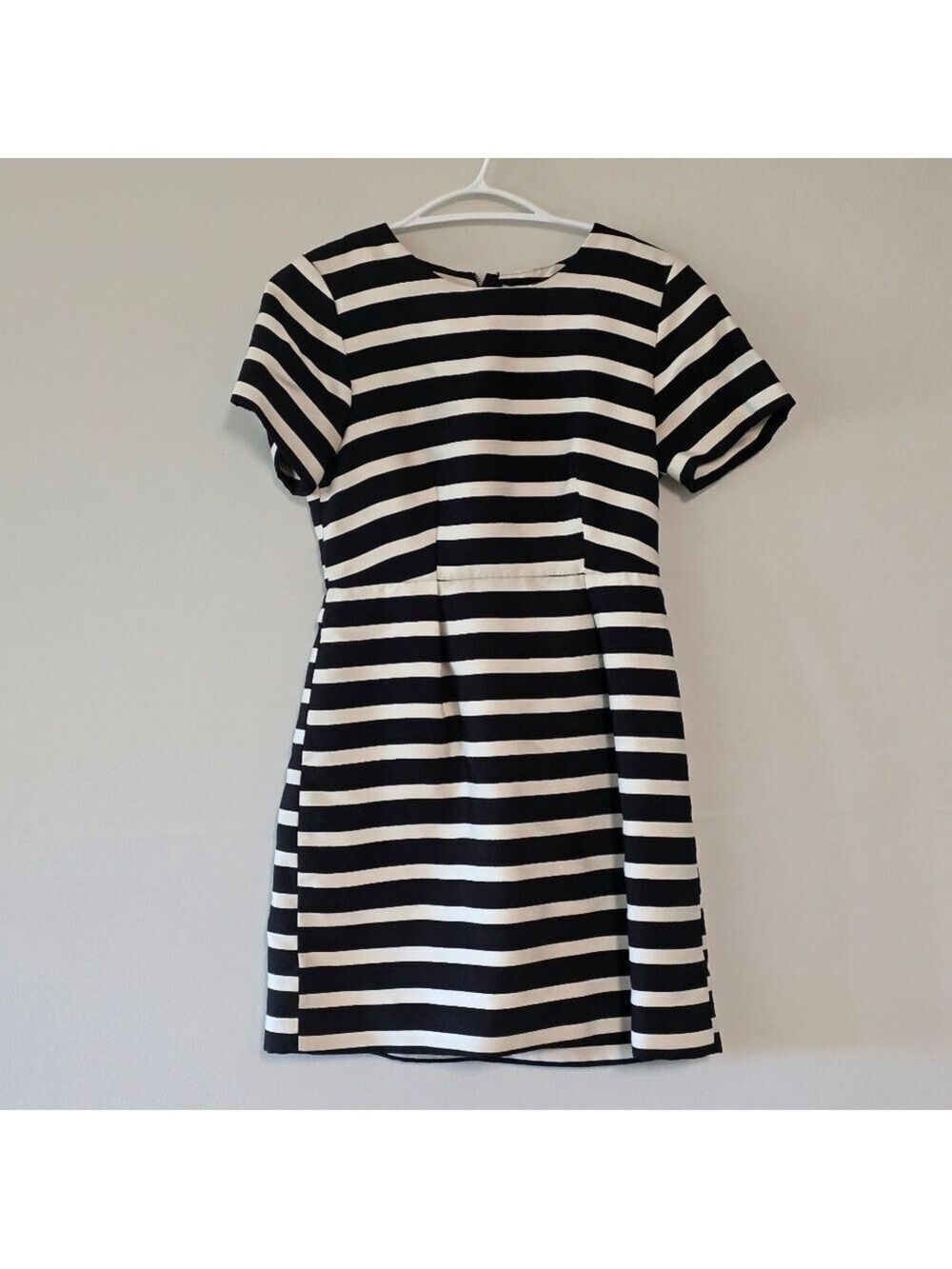 H&M stripes short sleeves mini dress color black and white